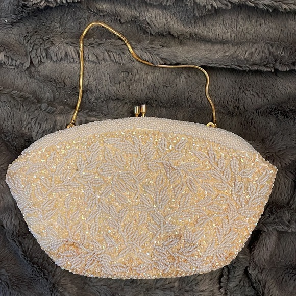 Simpsons Handbags - ✨Host Pick!✨ Vintage beaded evening clutch or wrist bag